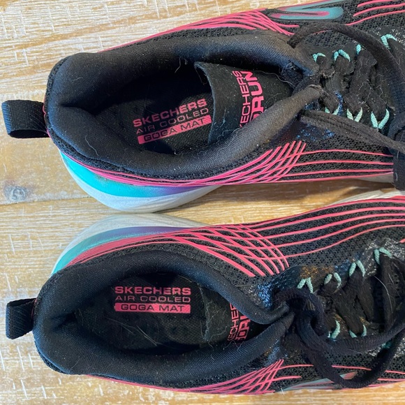 nike air cooled running shoes - Picture 2 of 3